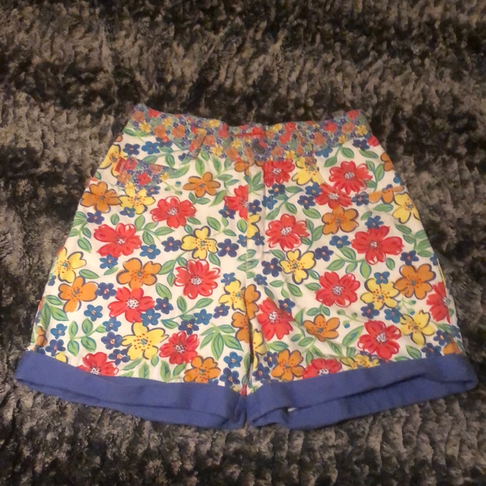 floral shorts